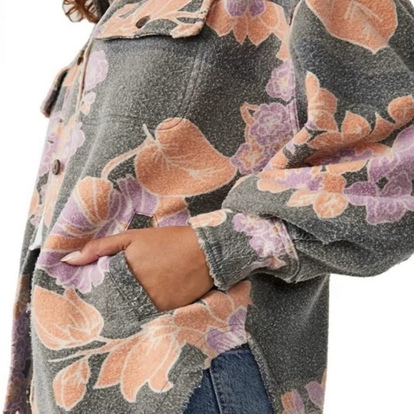 Free People Ruby Oversized Shacket in Charcoal Floral Fleece - Picture 4 of 11